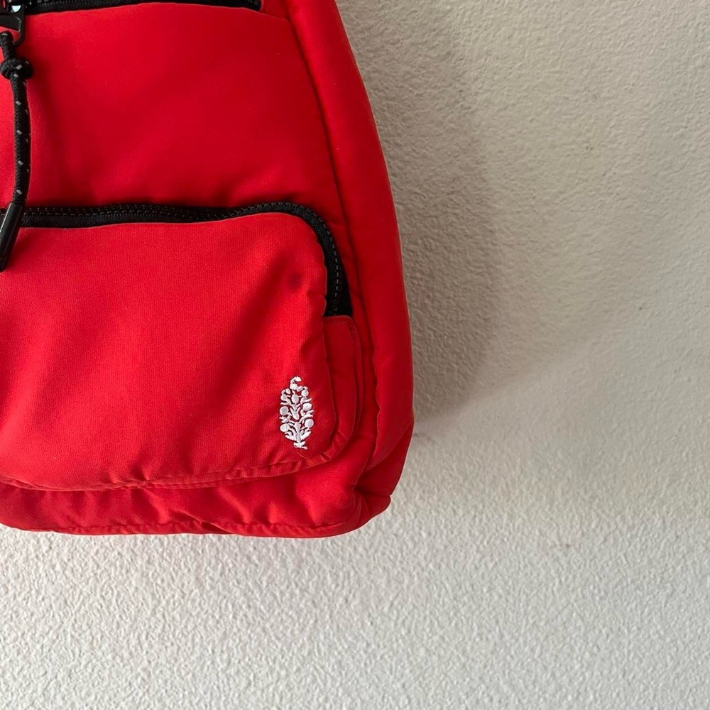 FP Movement Cakewalk Sling Bag NWOT - Picture 4 of 8